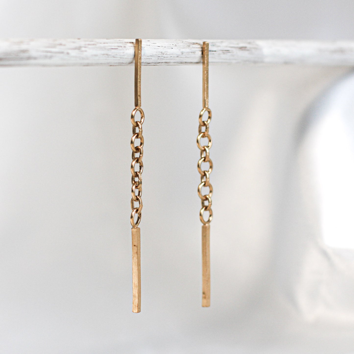 long gold earrings with chain and bar • 14ct gold plated