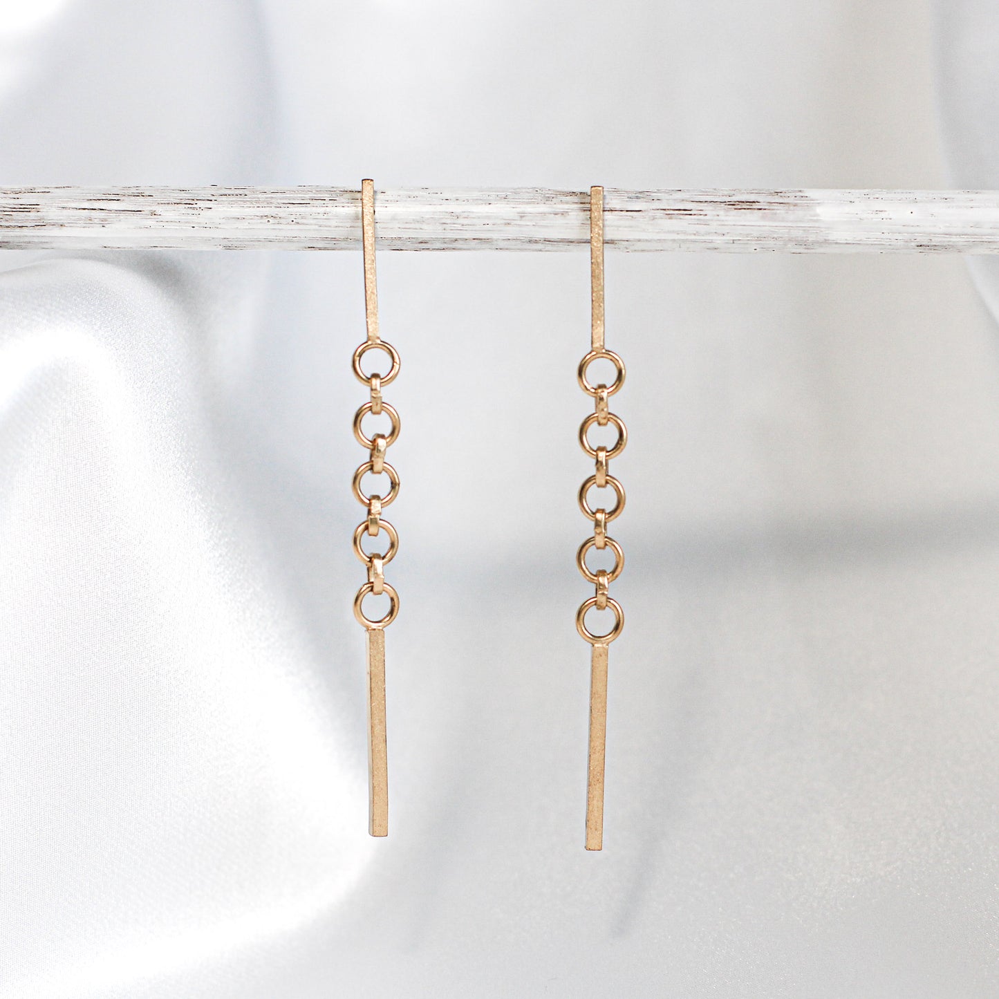 long gold earrings with chain and bar • 14ct gold plated