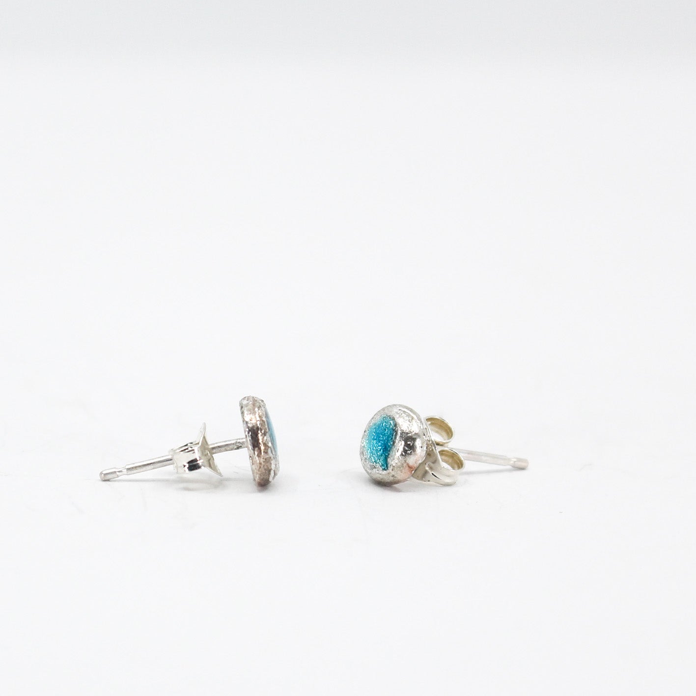 turquoise round small silver stud earrings • resin filled • handmade in France