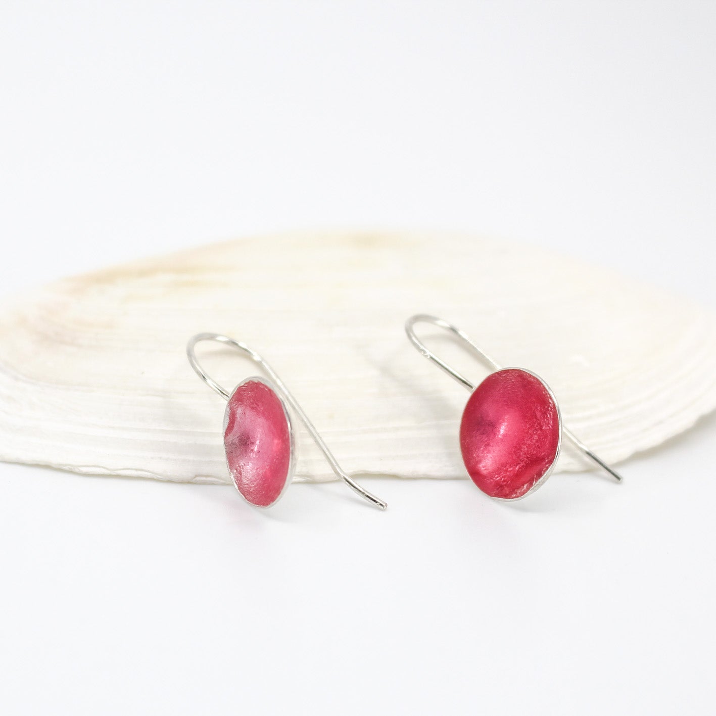 short dangly pink silver earrings • handmade in 925 sterling silver and resin