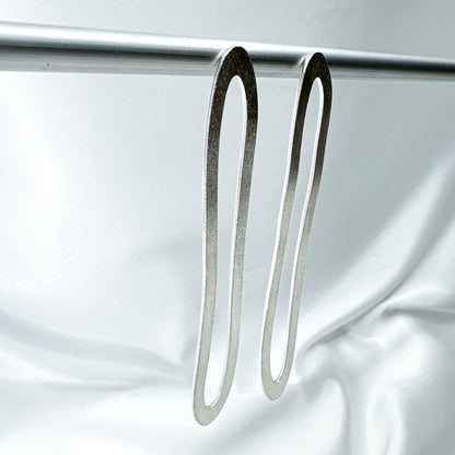 Moderne Herz-Ohrstecker aus Sterlingsilber