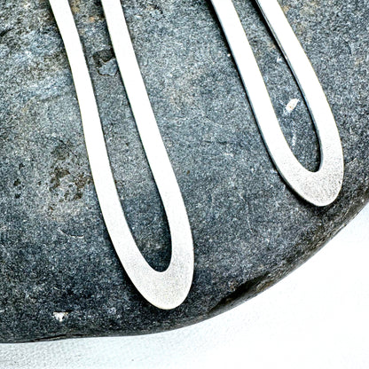 Moderne Herz-Ohrstecker aus Sterlingsilber
