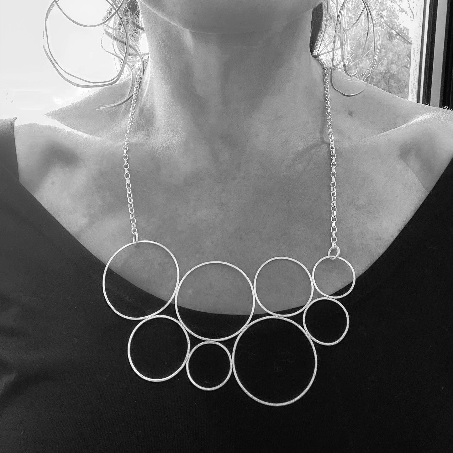 pHOTOS !!!!! geometric silver necklace with round circles and adjustable chain