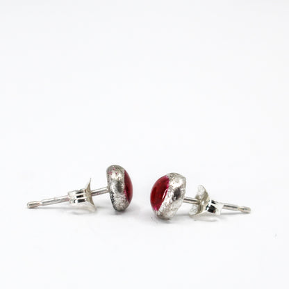 red round small studs in 925 eco sterling silver • resin filled
