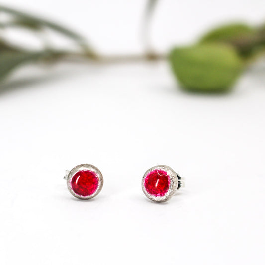 red round small studs in 925 eco sterling silver • resin filled