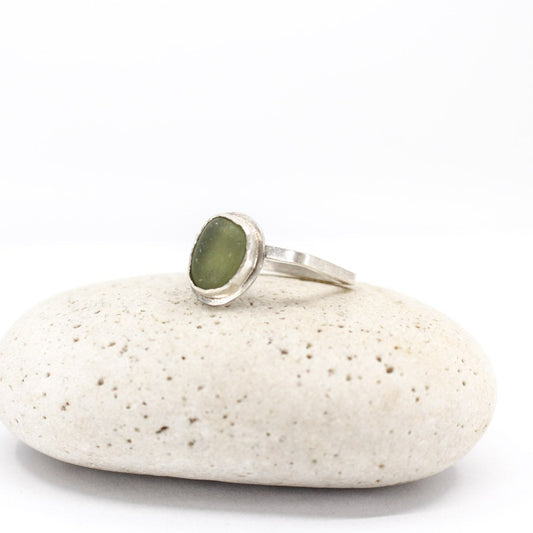 modern simple silver ring with authentic green sea glass in 925 eco sterling silver, sabine werner jewellery 