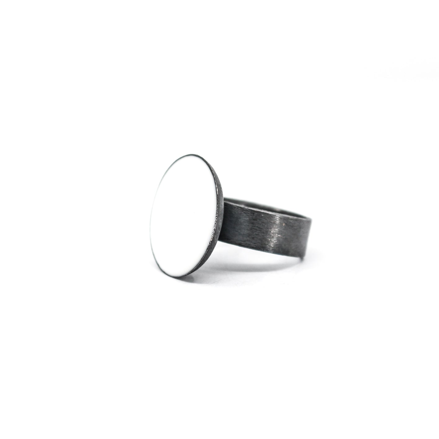 white statement ring with resin in oxidised 925 eco sterling silver