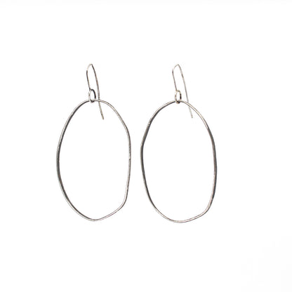 grandes boucles d'oreilles pendantes minimalistes en argent • texturé • argent sterling écologique • oxydé